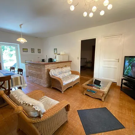 Le De Pouzatel Proche Chateau De Bonaguil * Fumel